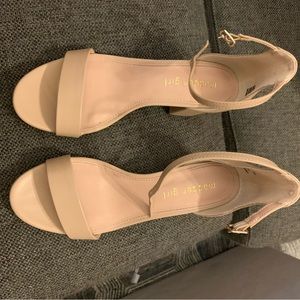 MADDEN GIRL Ankle Strap ILEANA Short Heels Sz 7